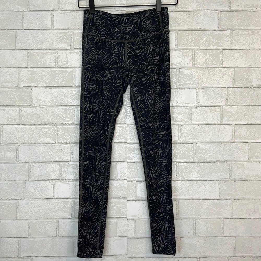 Athleta Gray Black Zebra Chatarunga Tights S
